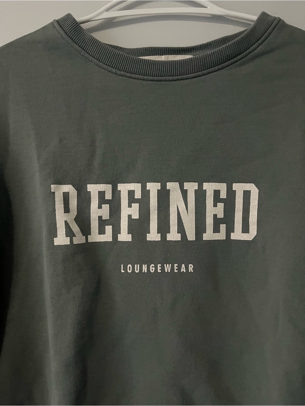 OAK + FORT Women's Crewneck sweatshirt in Olive Green - REFINED loungewear logo - Picture 2 of 13